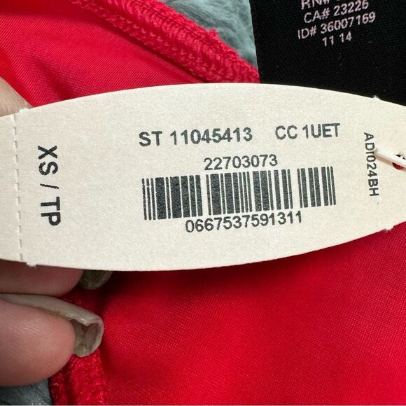 Victoria’s Secret Red V-String Thong Size XS NWT - Picture 7 of 7